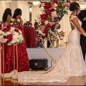 Beautiful wedding dress in great condition.